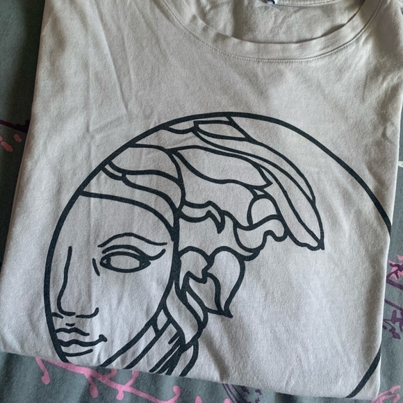 Versace T Shirt - Picture 3 of 5
